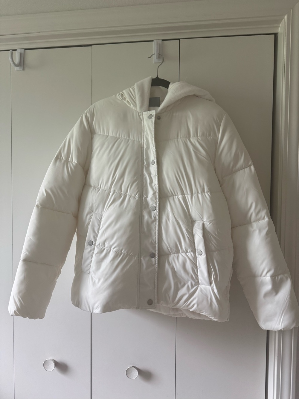 32 Degrees White Hooded Puffer Jacket